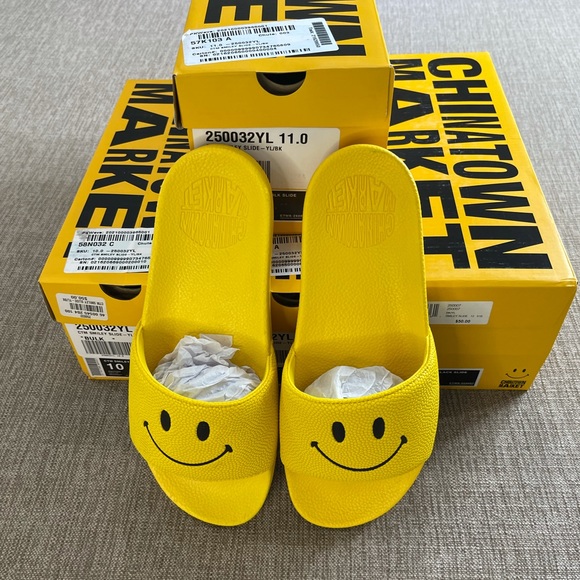 Chinatown Market Smiley BBall Slides - Picture 2 of 10
